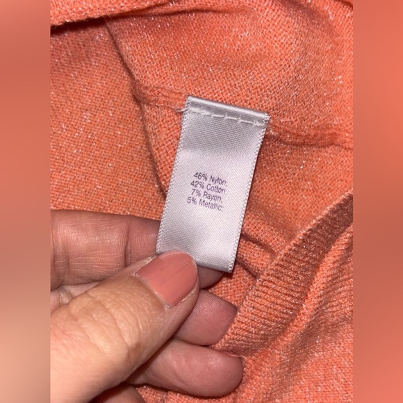 Jennifer Lopez Lightweight Hi-Low Sweater Size Medium - Picture 3 of 8